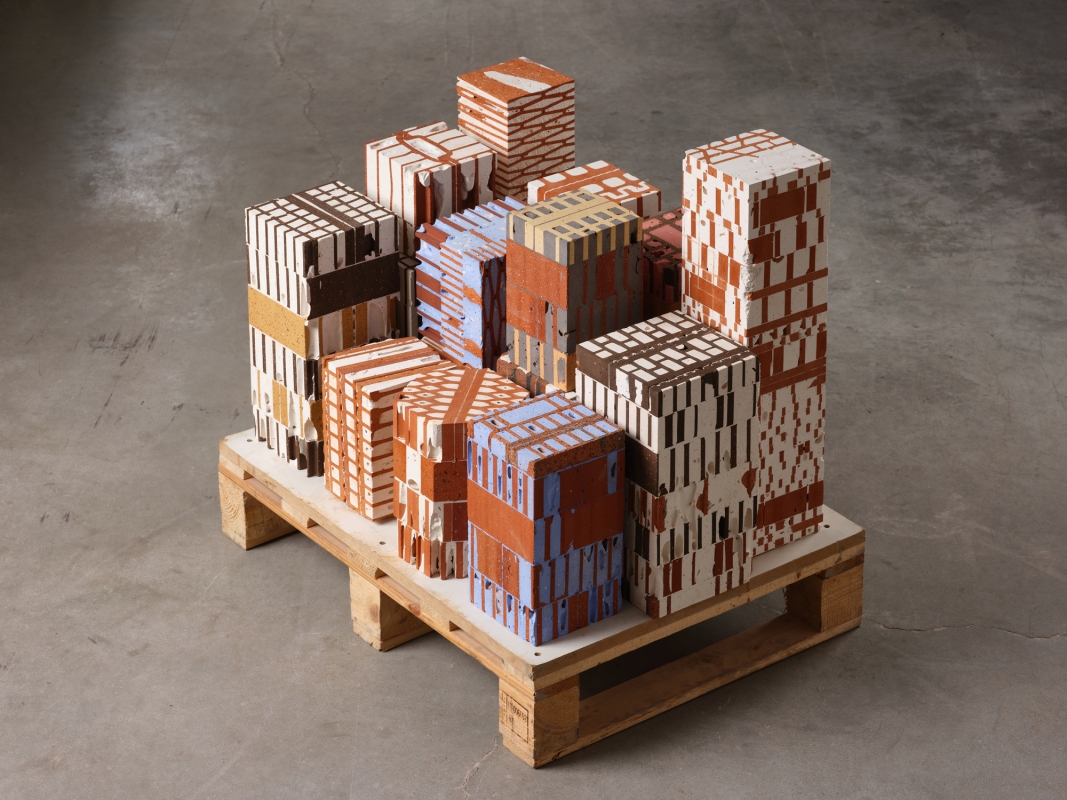 http://www.aurelienveyrat.com/files/gimgs/th-43_Aurélien Veyrat_c_studio_b_helle 45.jpg