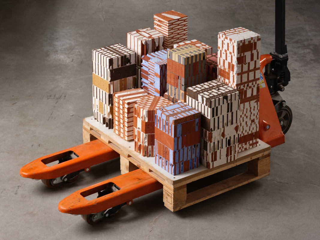 http://www.aurelienveyrat.com/files/gimgs/th-43_Aurélien Veyrat_c_studio_b_helle 44.jpg