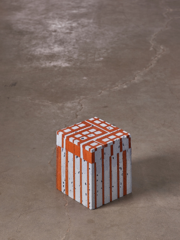 http://www.aurelienveyrat.com/files/gimgs/th-45_Aurélien Veyrat 22.jpg