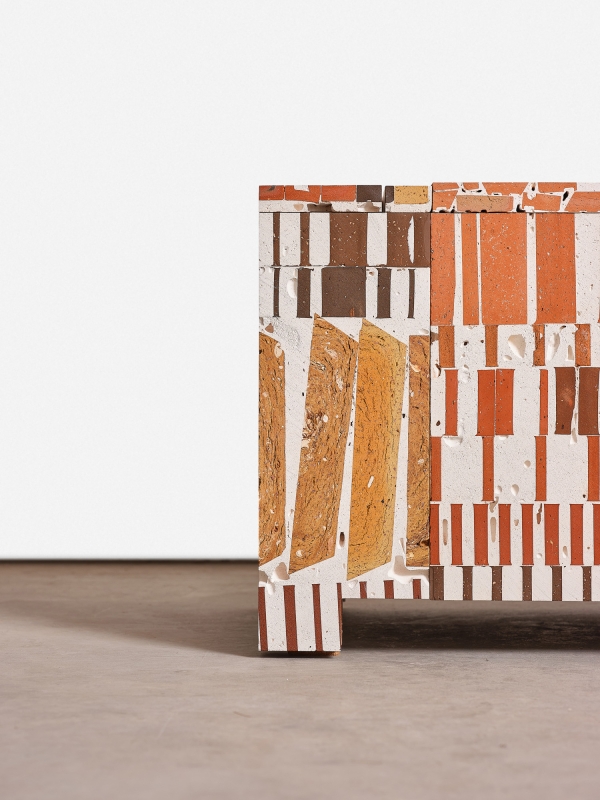 http://www.aurelienveyrat.com/files/gimgs/th-49_Aurélien veyrat_c_studio_b_helle 43.jpg